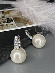 Серьги жемчуг 14 mm со стразами  2