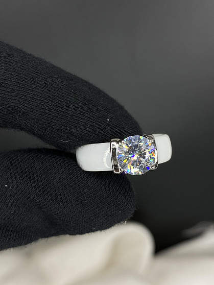 Кольцо керамика Brill белое 17р