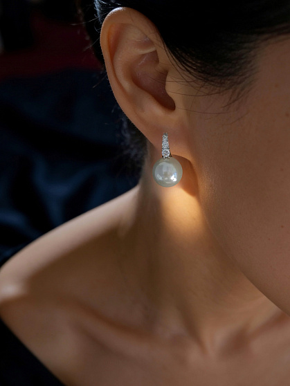 Серьги жемчуг 14 mm со стразами 